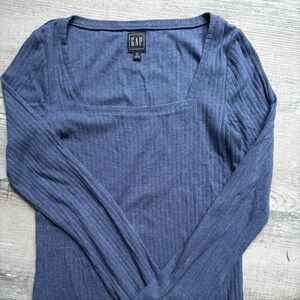 GAP Women's Ribbed Sweater in Deep Blue